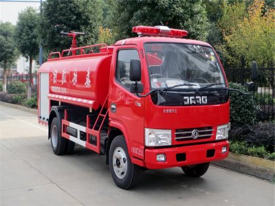 国六东风小多利卡4吨绿化喷洒车/消防洒水车